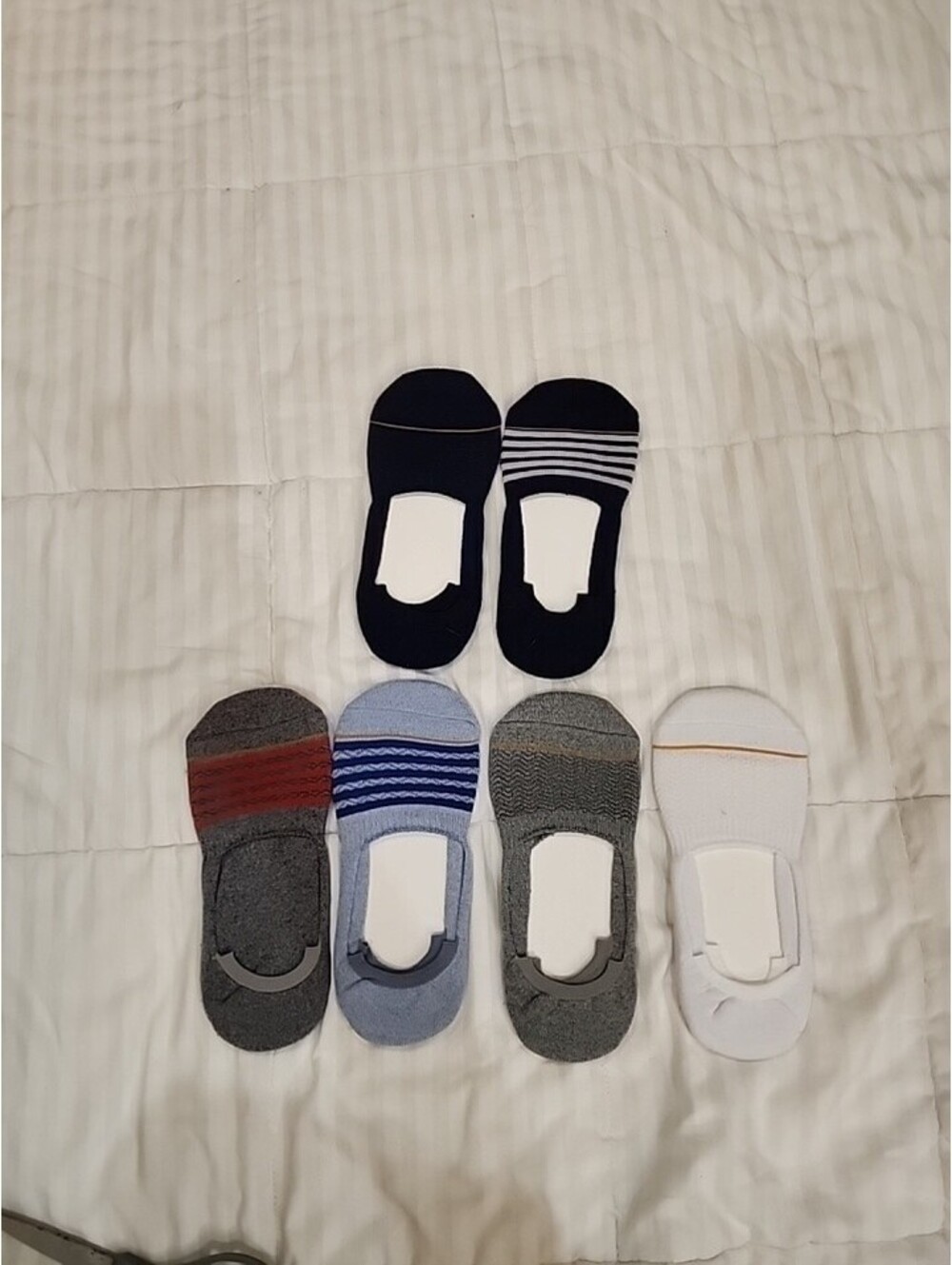 Mens 6 Pair Gold Toe No Show Socks Multicolores